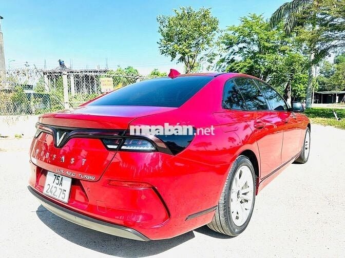 VinFast Lux A2.0 Turbo Đỏ 88.825 km