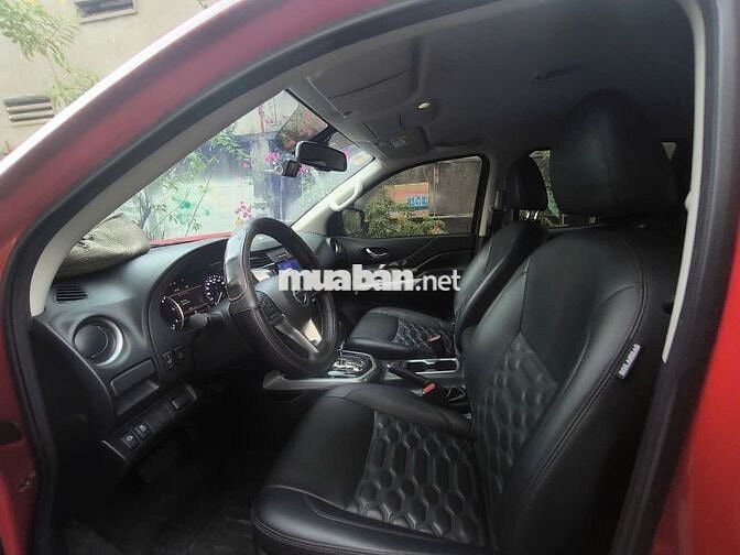 Nissan Navara Đỏ 5 chỗ