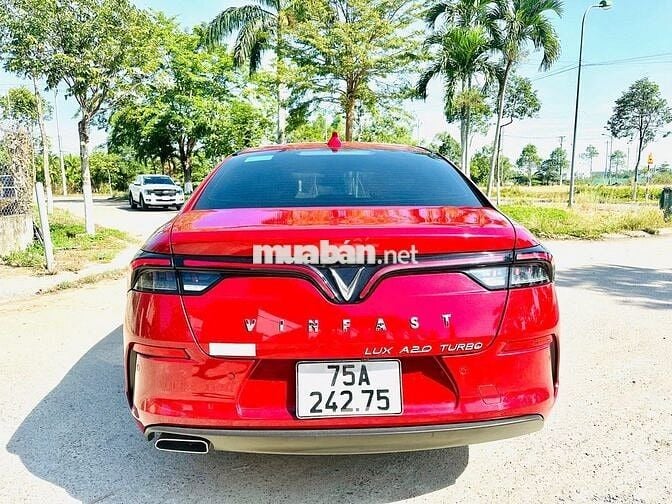 VinFast Lux A2.0 Turbo Đỏ 88.825 km