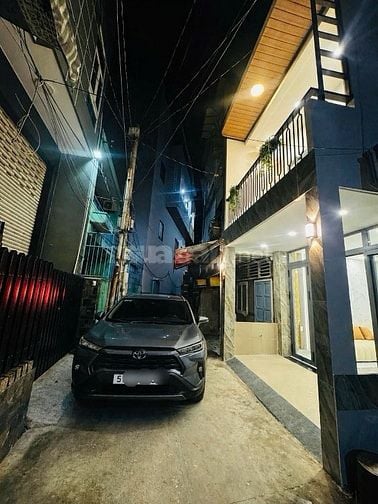 BÁN NHÀ ĐẸP – FULL NỘI THẤT – XE 7 CHỖ ĐỖ CỬA