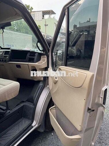 Ford Transit Tải Van 2019 Vàng cát 6 chỗ