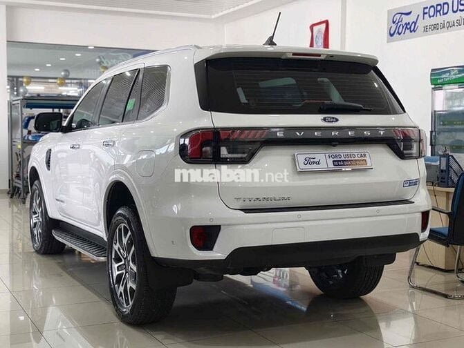 Ford Everest Titanium 4x4 2024 Trắng