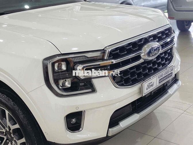Ford Everest Titanium 4x4 2024 Trắng