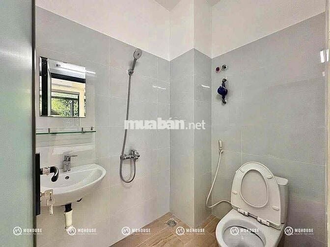 STUDIO CỬA SỔ TRỜI NGAY NGÃ 4 BỐN XÃ - THUẬN TIỆN ĐI ĐH VĂN HIẾN