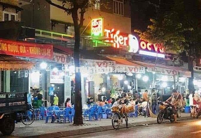 mặt bằng ngay khu ẩm thực Vĩnh Khánh Q4 lối đi riêng ko chung chủ