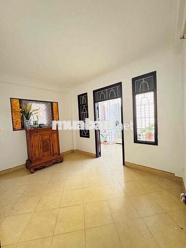 Cho thuê nhà ngõ 62 phố Trần Quốc Vượng, Dt 40m x 5 tầng, 15 triệu/th