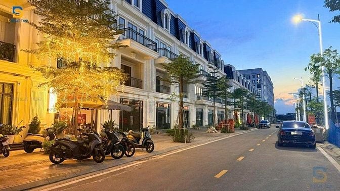Shophouse mặt tiền Trường và Chợ chỉ vs 2ty4 (30%) dòng tiền cho thuê 