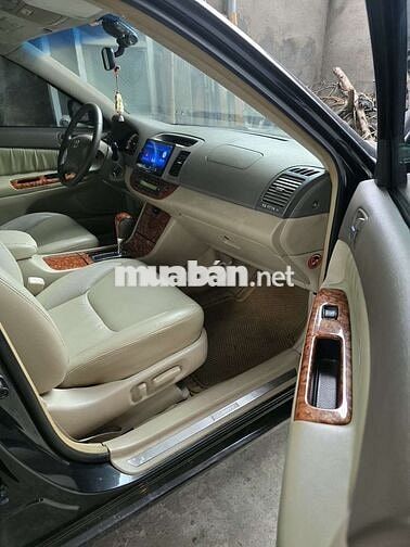 Nhà cần bán Camry 3.0V6 đời chót.