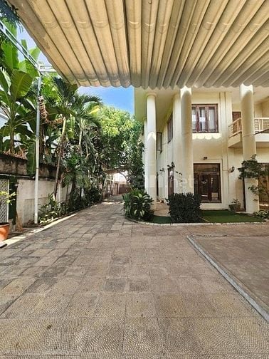 Cho thuê biệt thự số 5 Trần Văn Sắc . Thảo Điền . Quận 2