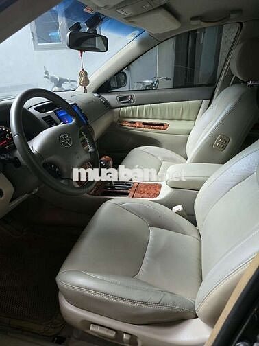 Nhà cần bán Camry 3.0V6 đời chót.