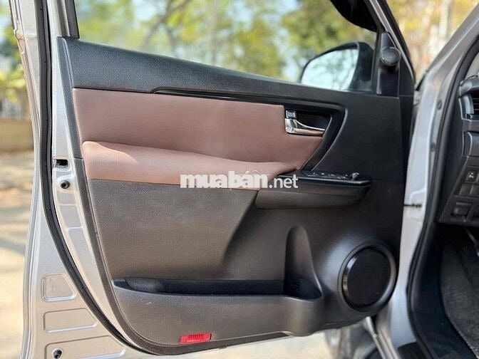 Toyota Fortuner 2019 Số sàn Bạc