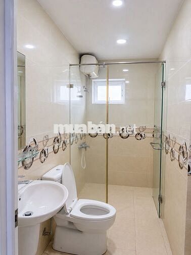 CHO THUÊ CĂN HỘ ORIENTAL PLAZA 81M² 2PN 2WC NHÀ TRỐNG 12,5 TRIỆU/THÁNG