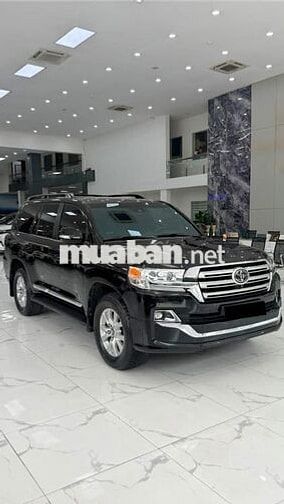 Toyota Land Cruiser 5.7 bản full 2016 Đen Mỹ