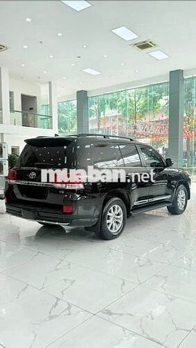 Toyota Land Cruiser 5.7 bản full 2016 Đen Mỹ