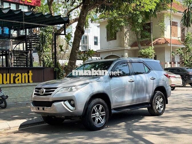 Toyota Fortuner 2019 Số sàn Bạc