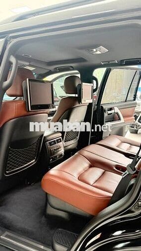 Toyota Land Cruiser 5.7 bản full 2016 Đen Mỹ