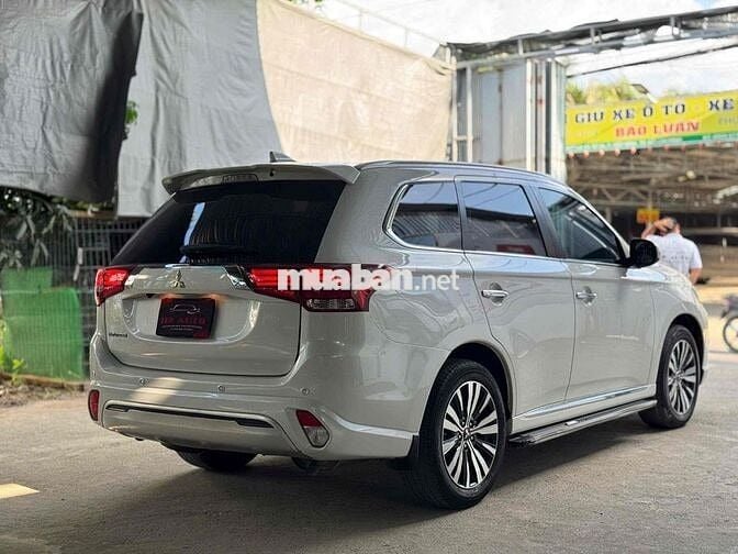 Mitsubishi Outlander 2.0 Premium 2022 Trắng