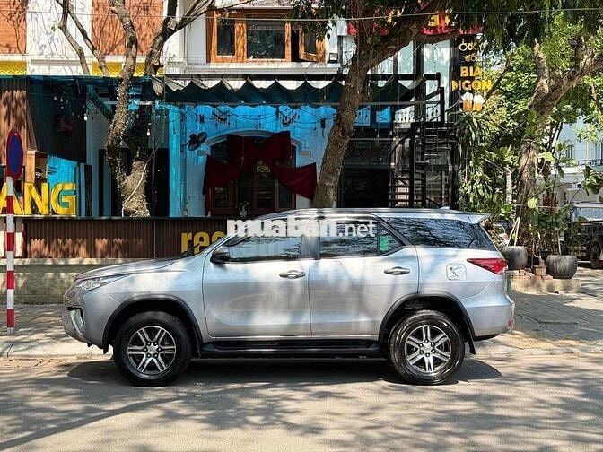 Toyota Fortuner 2019 Số sàn Bạc