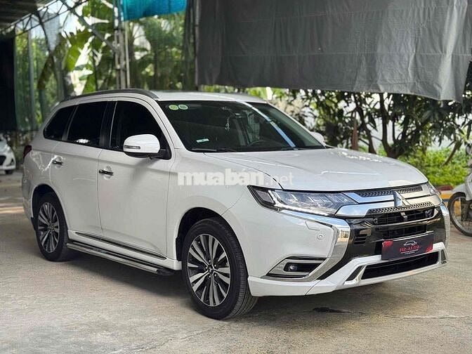 Mitsubishi Outlander 2.0 Premium 2022 Trắng