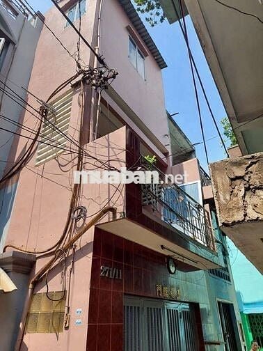 nhà sạch sẻ 2 phòng ngủ 2vs nhà còn mới nha khách 