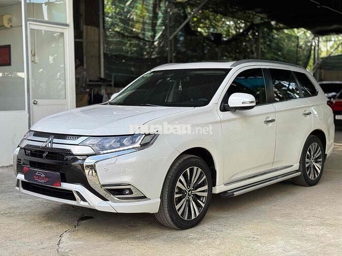 Mitsubishi Outlander 2.0 Premium 2022 Trắng