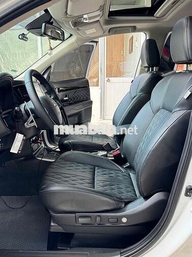 Mitsubishi Outlander 2.0 Premium 2022 Trắng