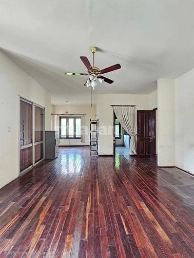Cho thuê biệt thự số 5 Trần Văn Sắc . Thảo Điền . Quận 2