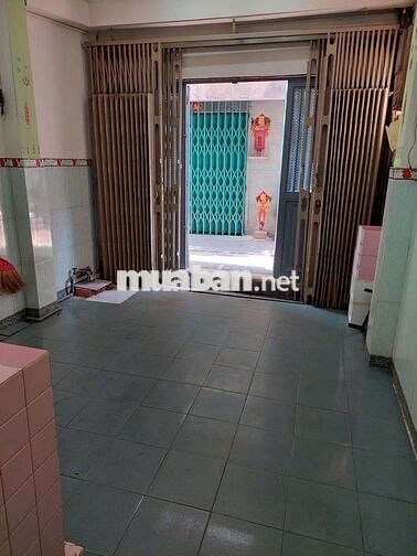 nhà sạch sẻ 2 phòng ngủ 2vs nhà còn mới nha khách 