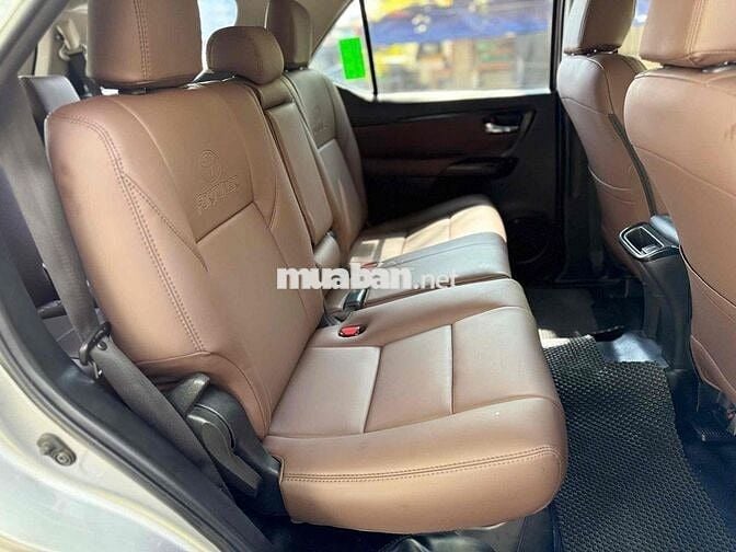 Toyota Fortuner 2019 Số sàn Bạc