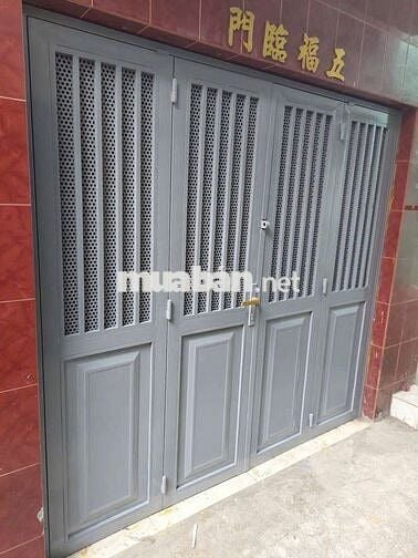 nhà sạch sẻ 2 phòng ngủ 2vs nhà còn mới nha khách 