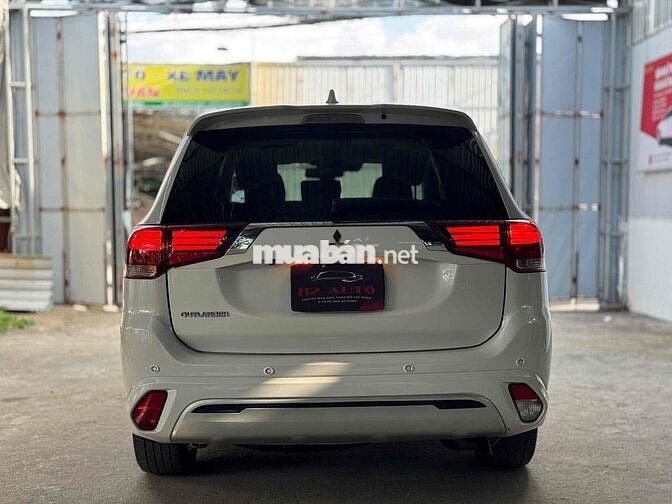 Mitsubishi Outlander 2.0 Premium 2022 Trắng