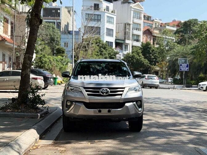 Toyota Fortuner 2019 Số sàn Bạc