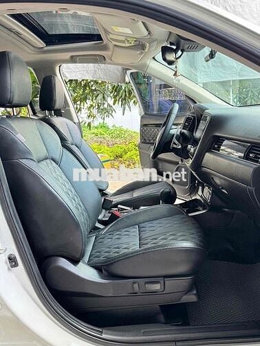 Mitsubishi Outlander 2.0 Premium 2022 Trắng