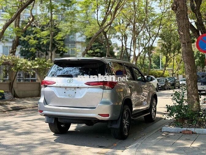 Toyota Fortuner 2019 Số sàn Bạc