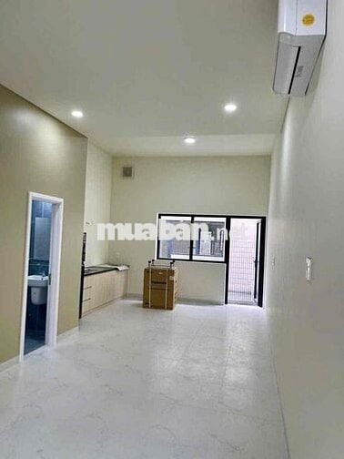 nhà 2 lầu 1 trệt Gần ngã tư Bình Chuẩn,có nội thất,sân xe hơi