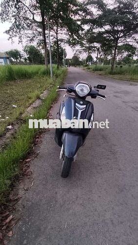 Yamaha Grande Đen