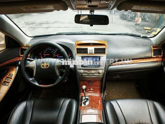 Toyota Camry 2.0E 2011