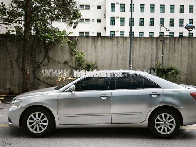 Toyota Camry 2.0E 2011