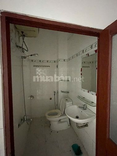 CHO NỮ THUÊ PHÒNG NGAY CHỢ TRẦN VĂN QUANG .