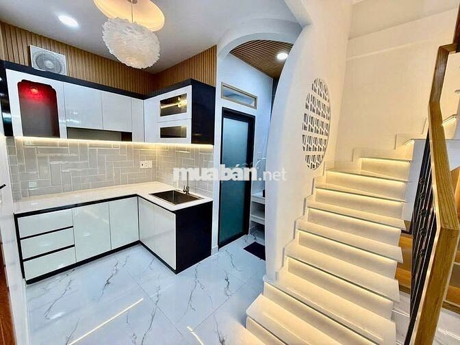 án nhà mới Lê Hồng Phong, Quận 5 - Nội thất đẹp xách vali vào ở ngay