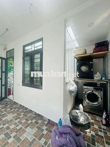 Bán gấp nhà 4 tầng Quận 5 dt 4x18m giá 11,5 tỷ .chủ hạ chào 2 tỷ .