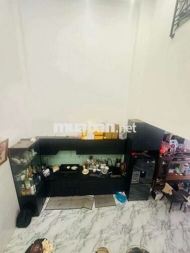 Bán gấp nhà 4 tầng Quận 5 dt 4x18m giá 11,5 tỷ .chủ hạ chào 2 tỷ .