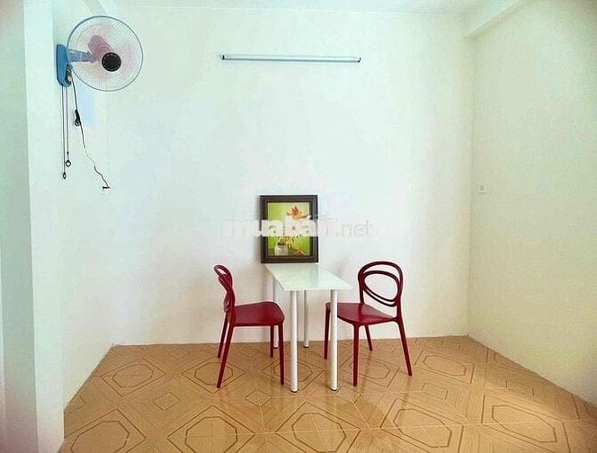 CHO THUÊ NGUYÊN LẦU 2 NHÀ CÓ 2PN, 1WC CÓ BAN CÔNG PHULL NỘI THẤT