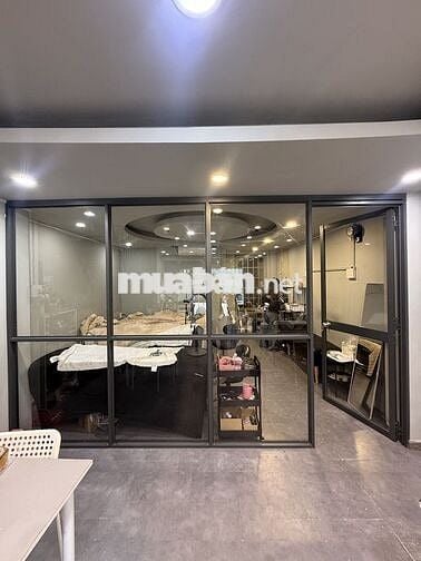 CHO THUÊ MẶT BẰNG HẺM LỚN QUẬN 1