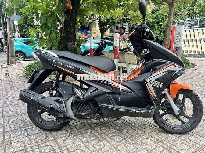 Honda Air Blade 125 FI Deluxe 2014 Đen Cam