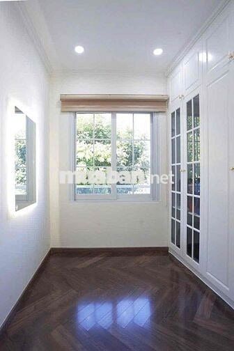 CHO THUÊ BIỆT THỰ PHÚ MỸ HƯNG – FULL NỘI THẤT 4PN+4WC 65 TRIỆU