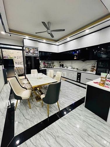 TTHC NHÀ BÈ- 9.8 TỶ - NHÀ 4T 4PN7WC 5.5x24M - CÓ THANG MÁY