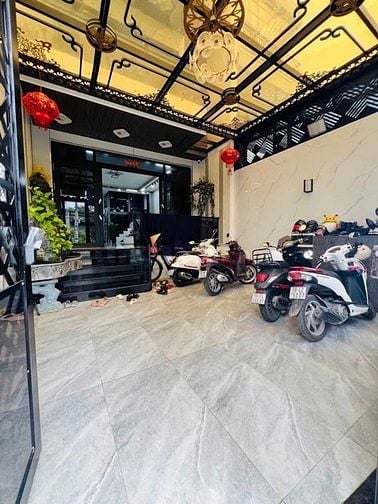 TTHC NHÀ BÈ- 9.8 TỶ - NHÀ 4T 4PN7WC 5.5x24M - CÓ THANG MÁY
