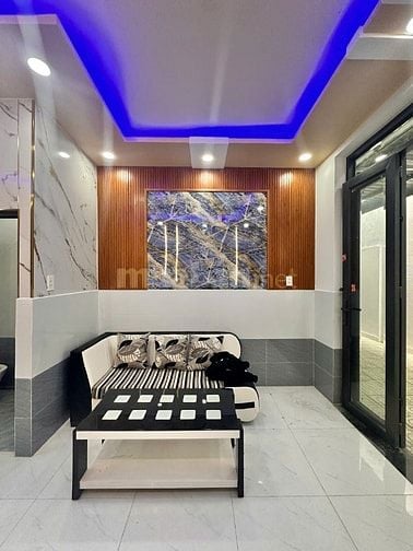 Nhà 1 trệt 1 lầu 28m2 Hóc Môn 395tr có sổ hồng sang tên chính chủ