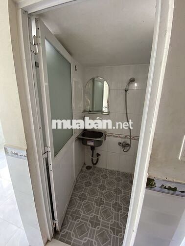 PHÒNG TRỌ BAN CÔNG  & CỬA SỔ THOÁNG MÁT - NGAY eTOWN CỘNG HÒA